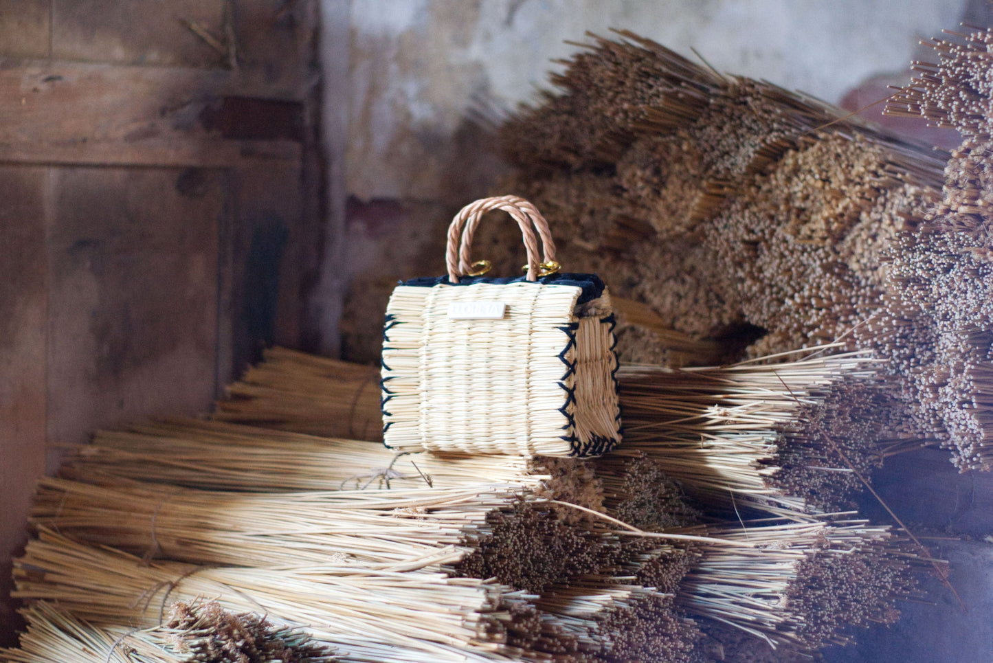 Handmade Reed Straw Basket: Portuguese Woven Grocery & Market Tote Bag